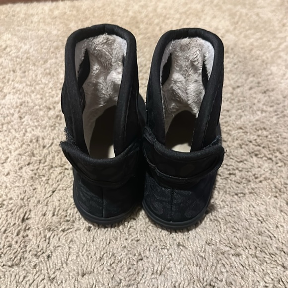 Toddler Boggs boots - Picture 2 of 3